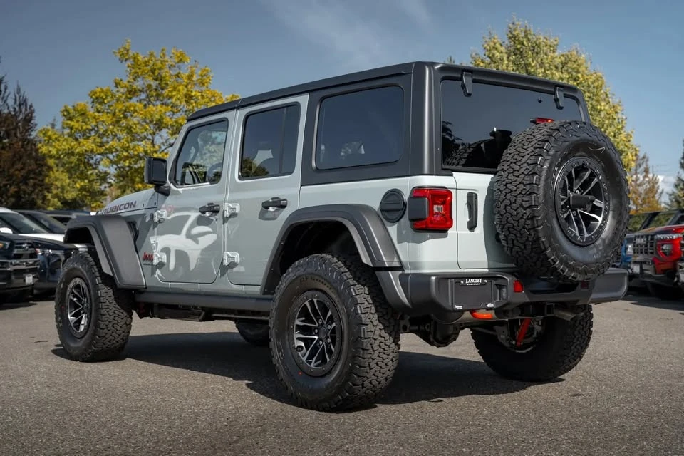 2027 Jeep JL Wrangler - Image 5 of 19