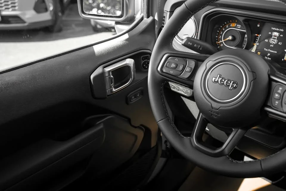 2027 Jeep JL Wrangler - Image 18 of 19