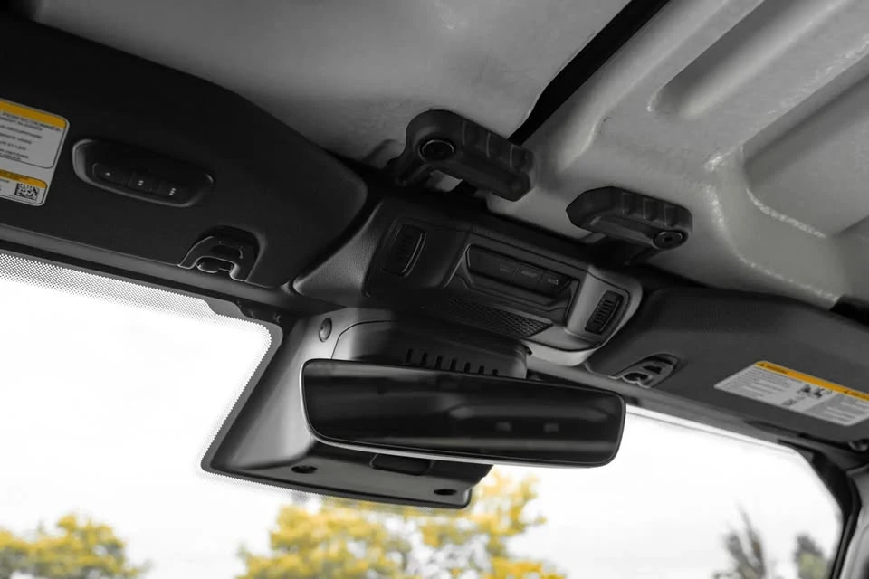 2027 Jeep JL Wrangler - Image 18 of 19