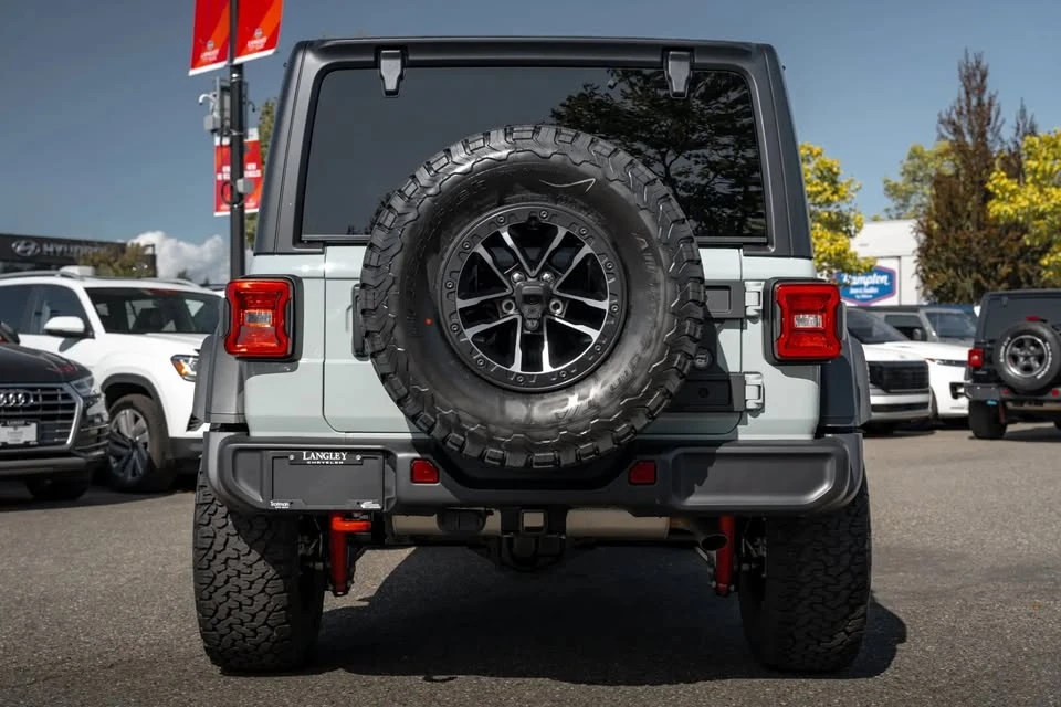2027 Jeep JL Wrangler - Image 6 of 19