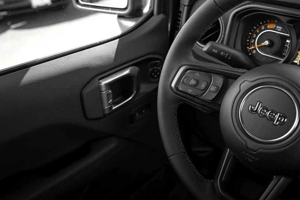 2027 Jeep JL Wrangler - Image 18 of 19