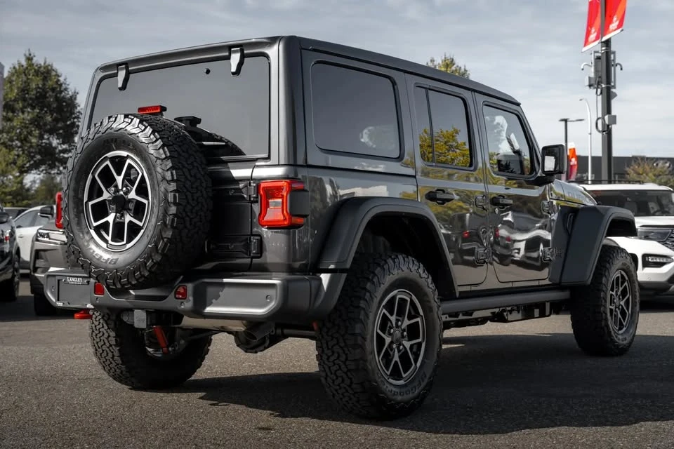 2027 Jeep JL Wrangler - Image 7 of 19