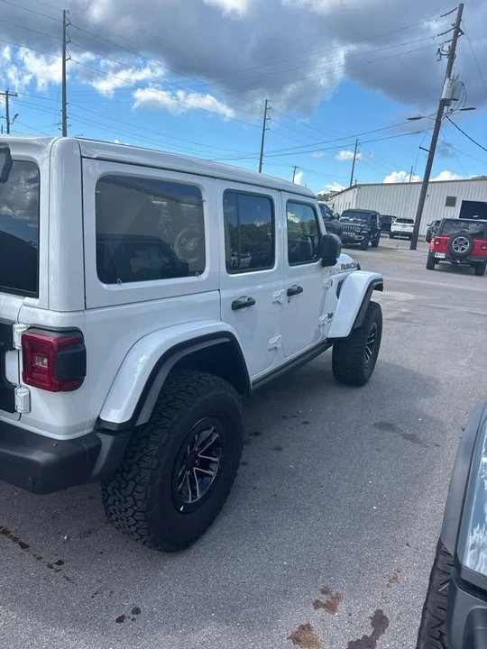 2027 Jeep JL Wrangler - Image 5 of 6