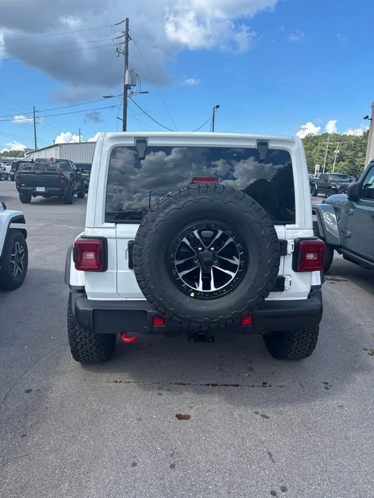 2027 Jeep JL Wrangler - Image 4 of 6