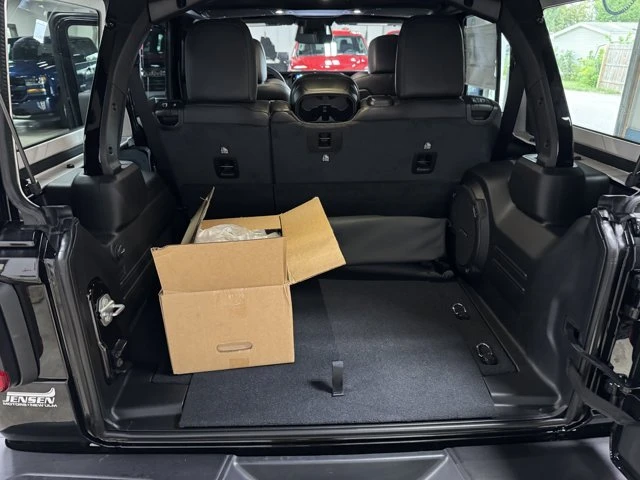 2027 Jeep JL Wrangler - Image 13 of 20