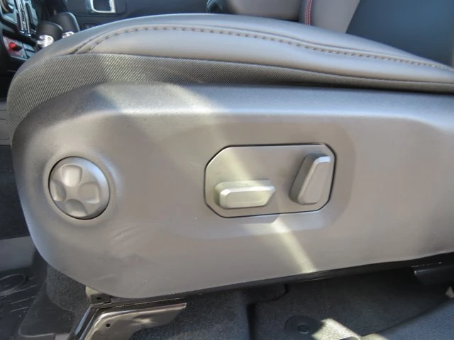 2027 Jeep JL Wrangler - Image 17 of 20