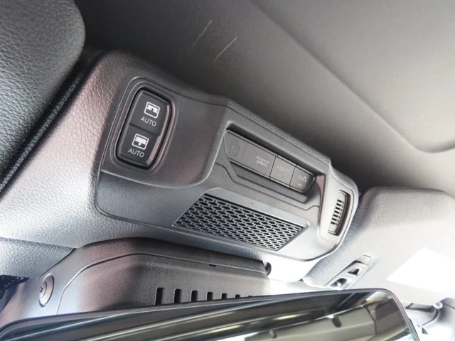 2027 Jeep JL Wrangler - Image 19 of 20