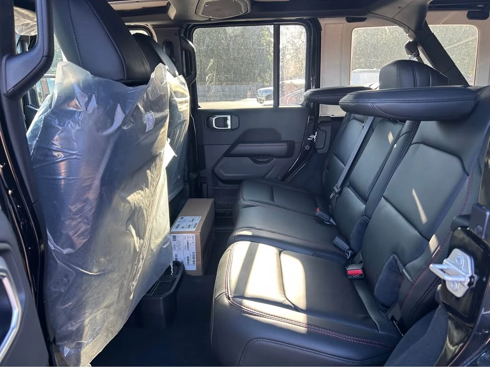 2027 Jeep JL Wrangler - Image 6 of 7