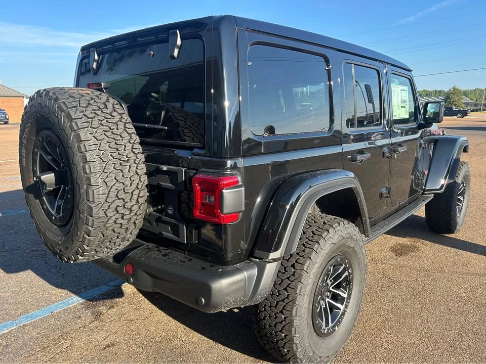 2027 Jeep JL Wrangler - Image 7 of 7