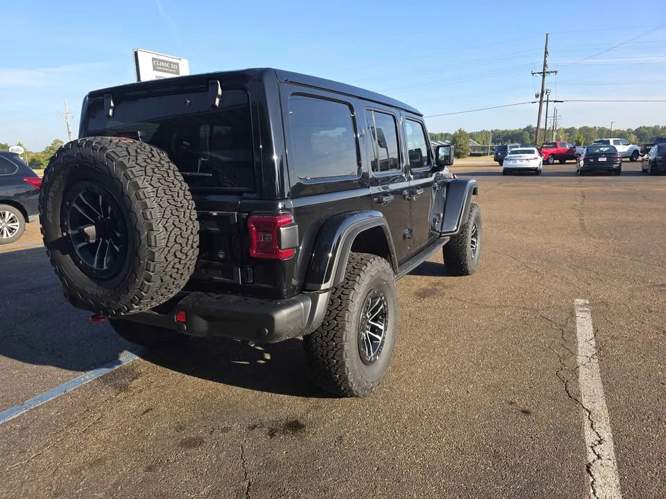2027 Jeep JL Wrangler - Image 5 of 5