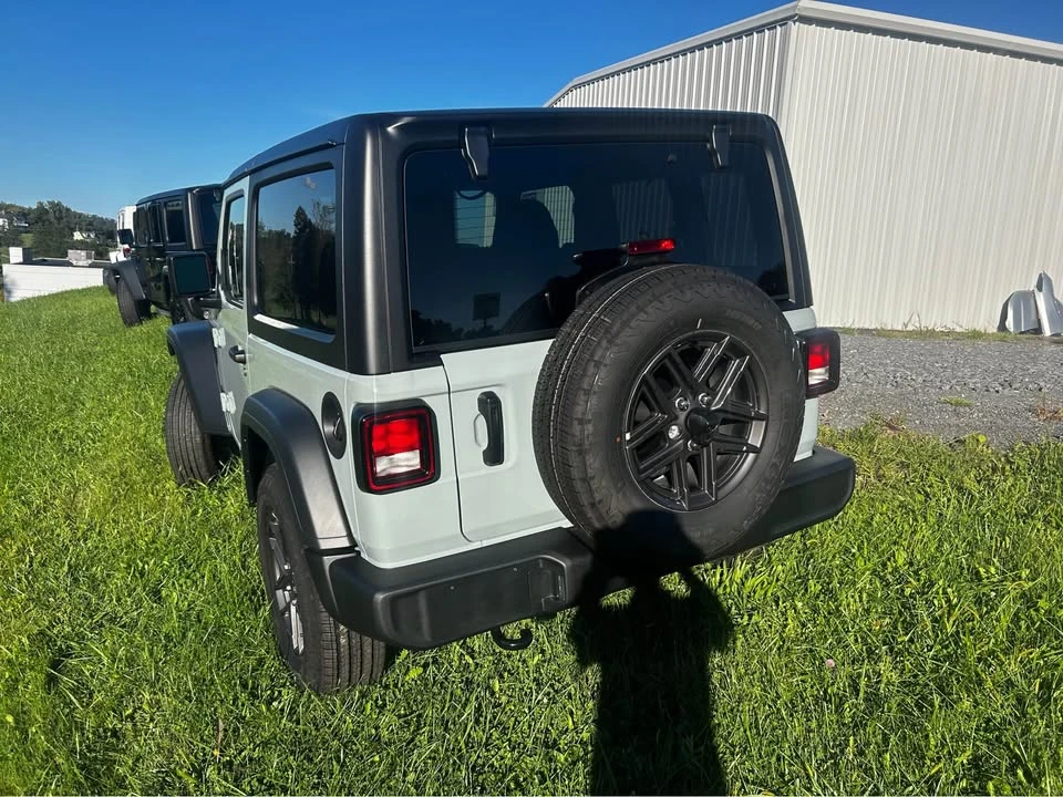 2027 Jeep JL Wrangler - Image 4 of 6