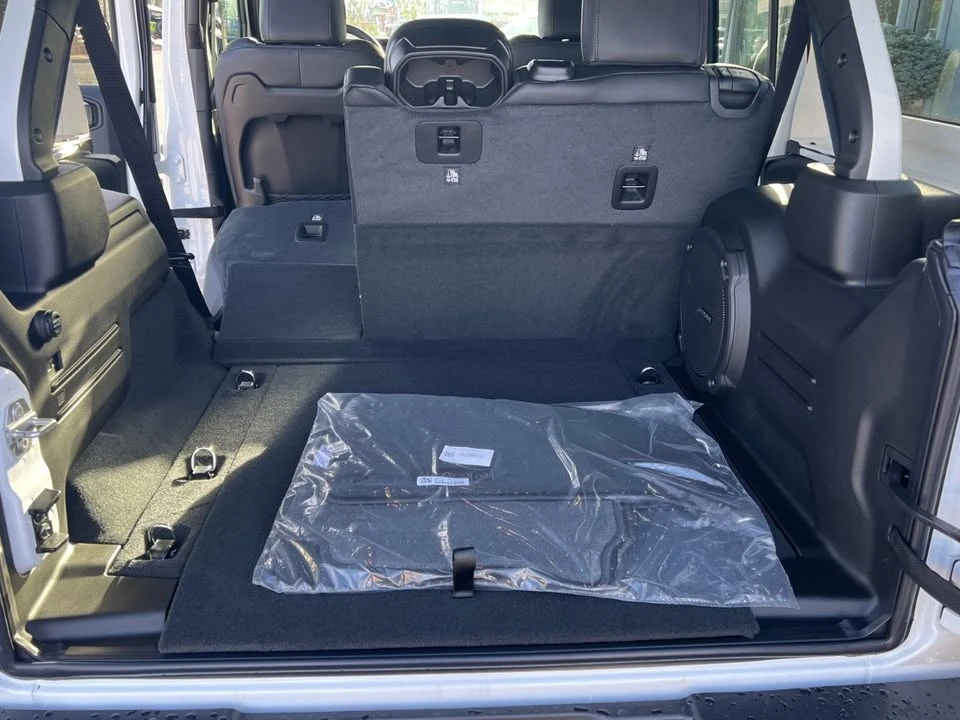 2027 Jeep JL Wrangler - Image 11 of 20
