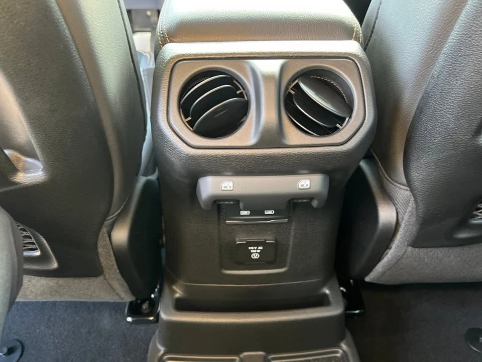 2027 Jeep JL Wrangler - Image 15 of 20
