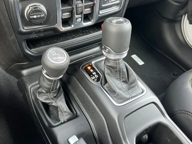 2027 Jeep JL Wrangler - Image 14 of 19