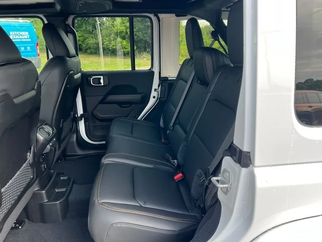 2027 Jeep JL Wrangler - Image 15 of 19