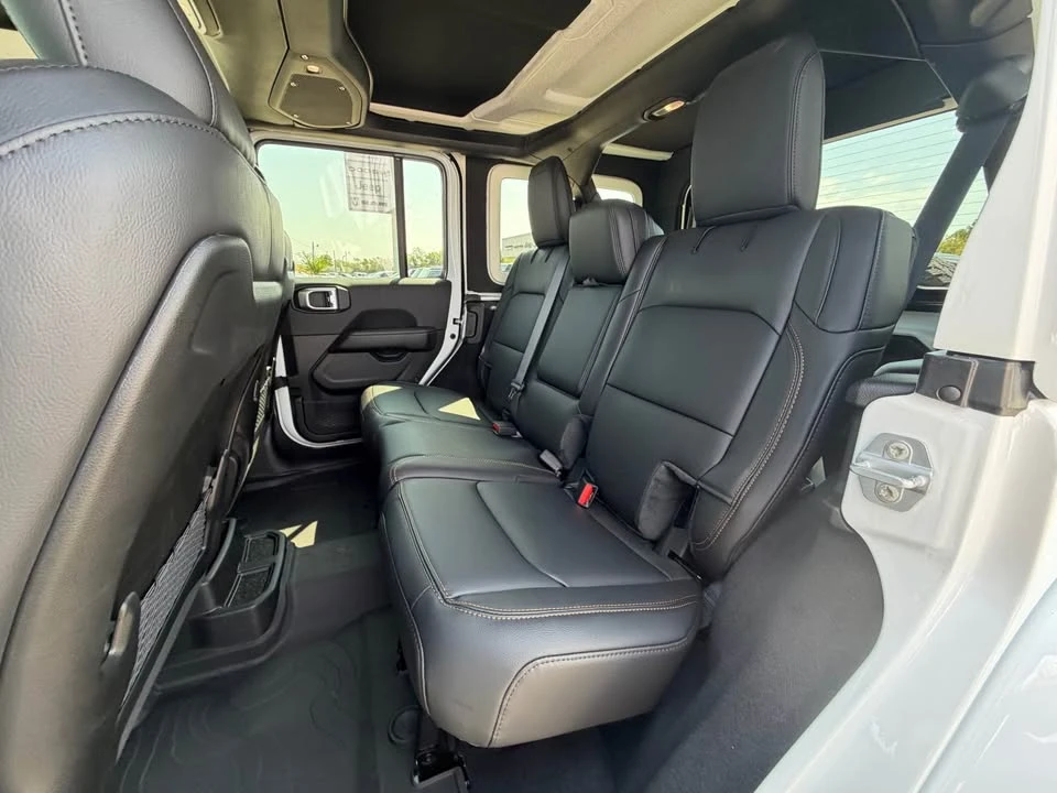 2027 Jeep JL Wrangler - Image 13 of 14