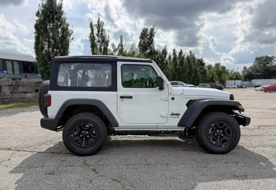 2027 Jeep JL Wrangler - Image 4 of 17