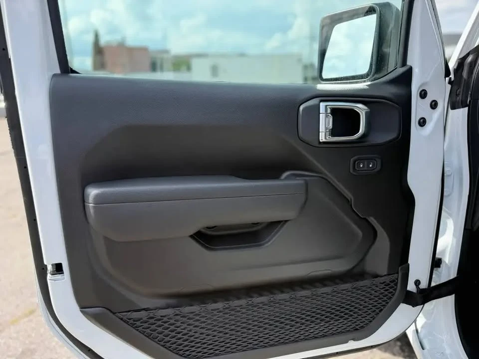 2027 Jeep JL Wrangler - Image 9 of 17