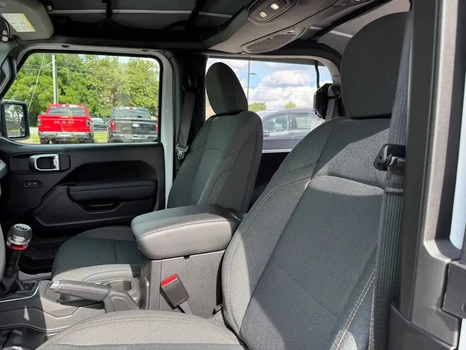 2027 Jeep JL Wrangler - Image 14 of 17