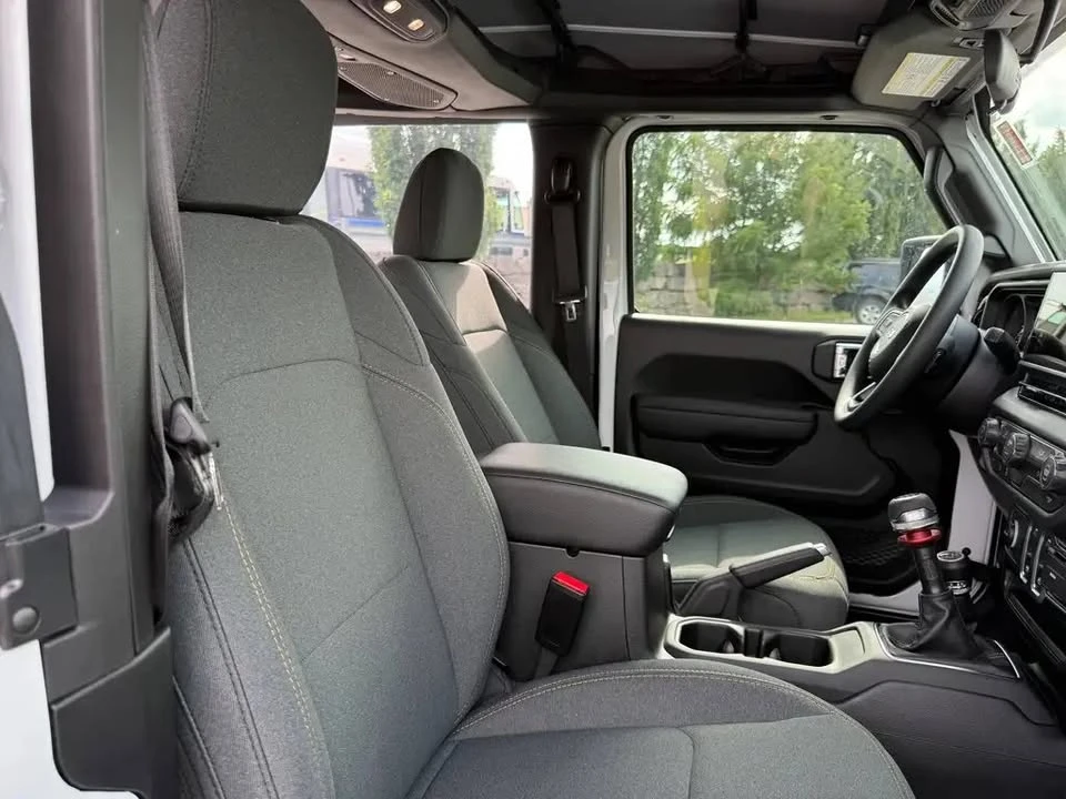 2027 Jeep JL Wrangler - Image 15 of 17