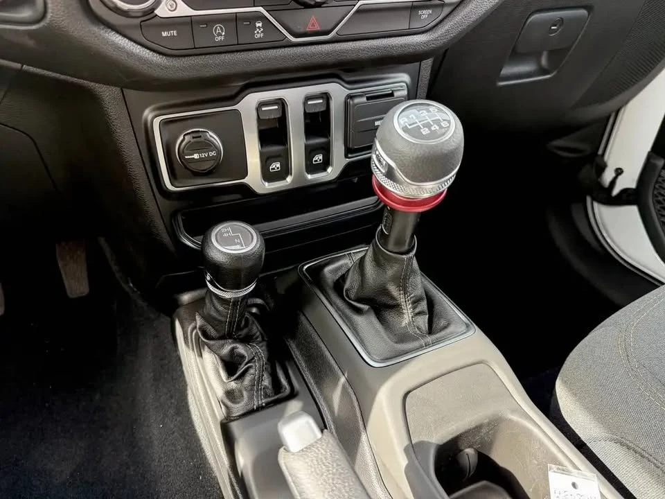 2027 Jeep JL Wrangler - Image 13 of 17