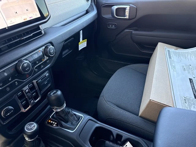2027 Jeep JL Wrangler - Image 16 of 18