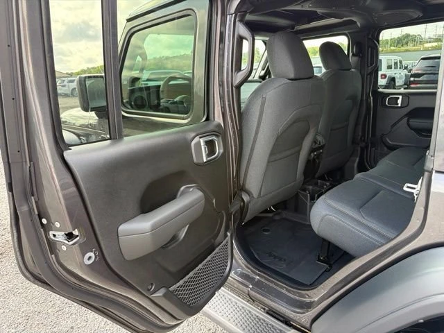 2027 Jeep JL Wrangler - Image 10 of 20