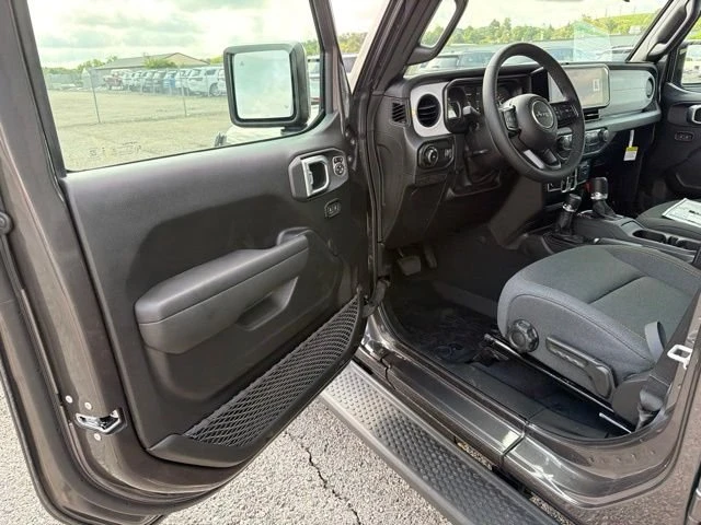 2027 Jeep JL Wrangler - Image 11 of 20