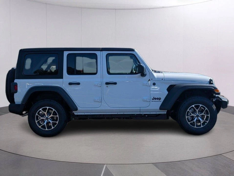2027 Jeep JL Wrangler - Image 7 of 10