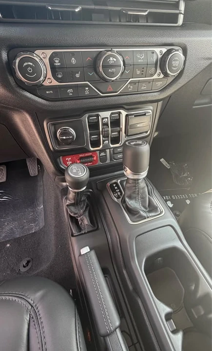 2027 Jeep JL Wrangler - Image 7 of 12