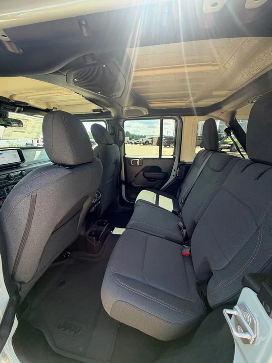 2027 Jeep JL Wrangler - Image 6 of 8