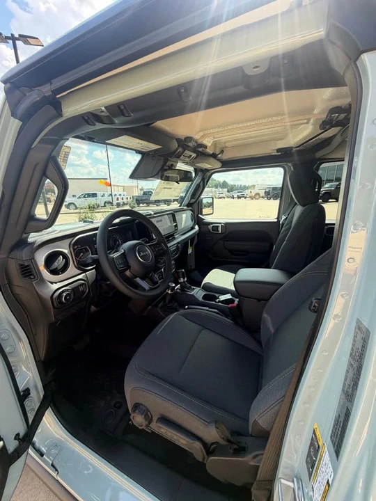 2027 Jeep JL Wrangler - Image 7 of 8