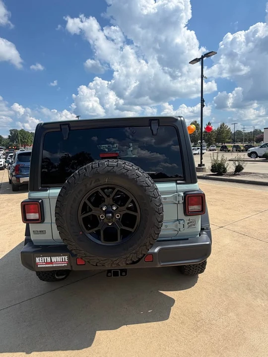 2027 Jeep JL Wrangler - Image 4 of 8