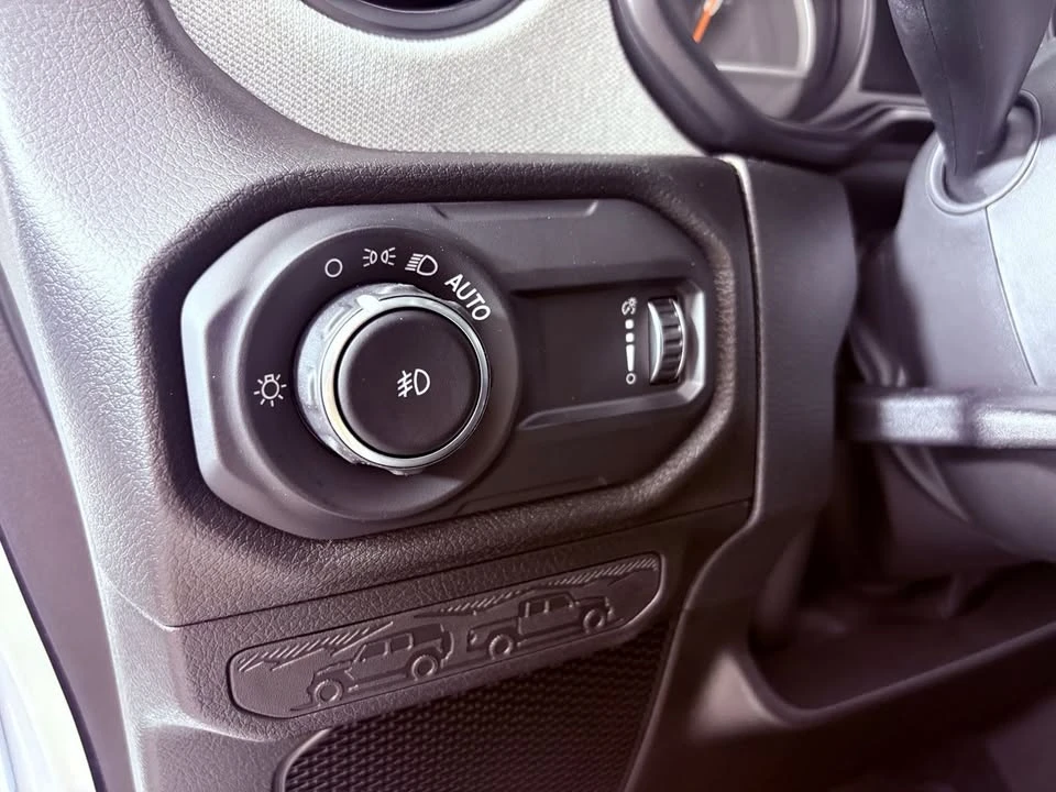 2027 Jeep JL Wrangler - Image 15 of 17