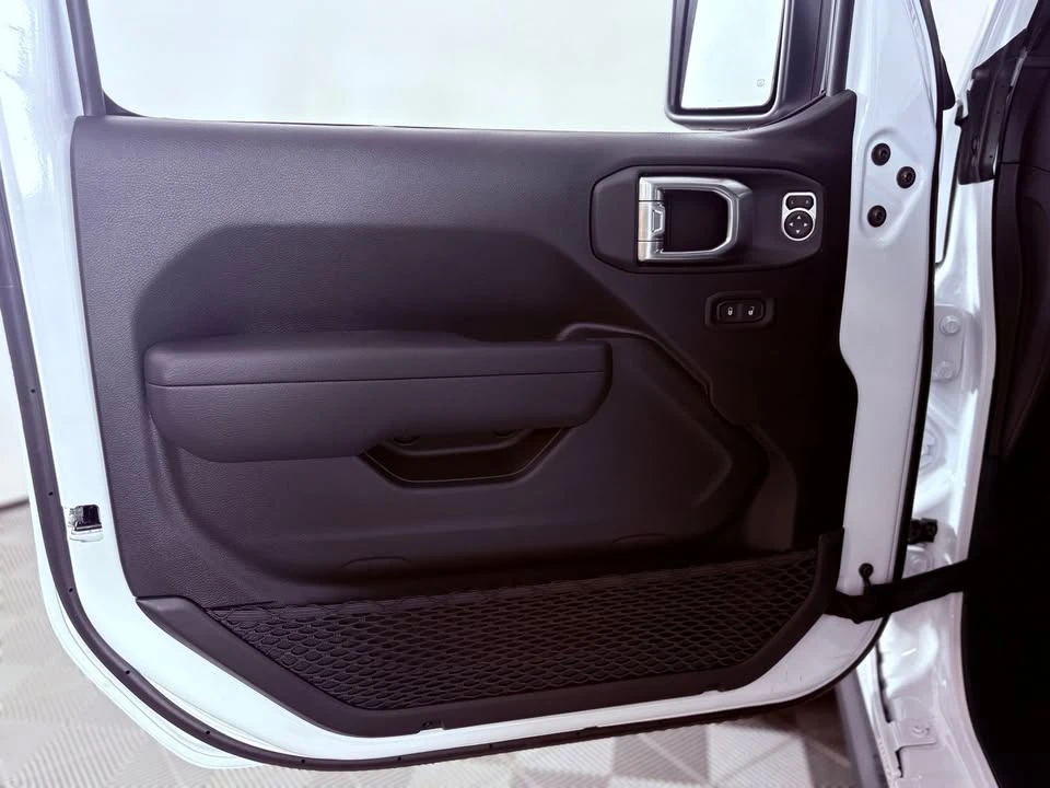 2027 Jeep JL Wrangler - Image 17 of 17