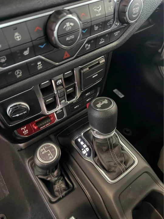 2027 Jeep JL Wrangler - Image 9 of 9