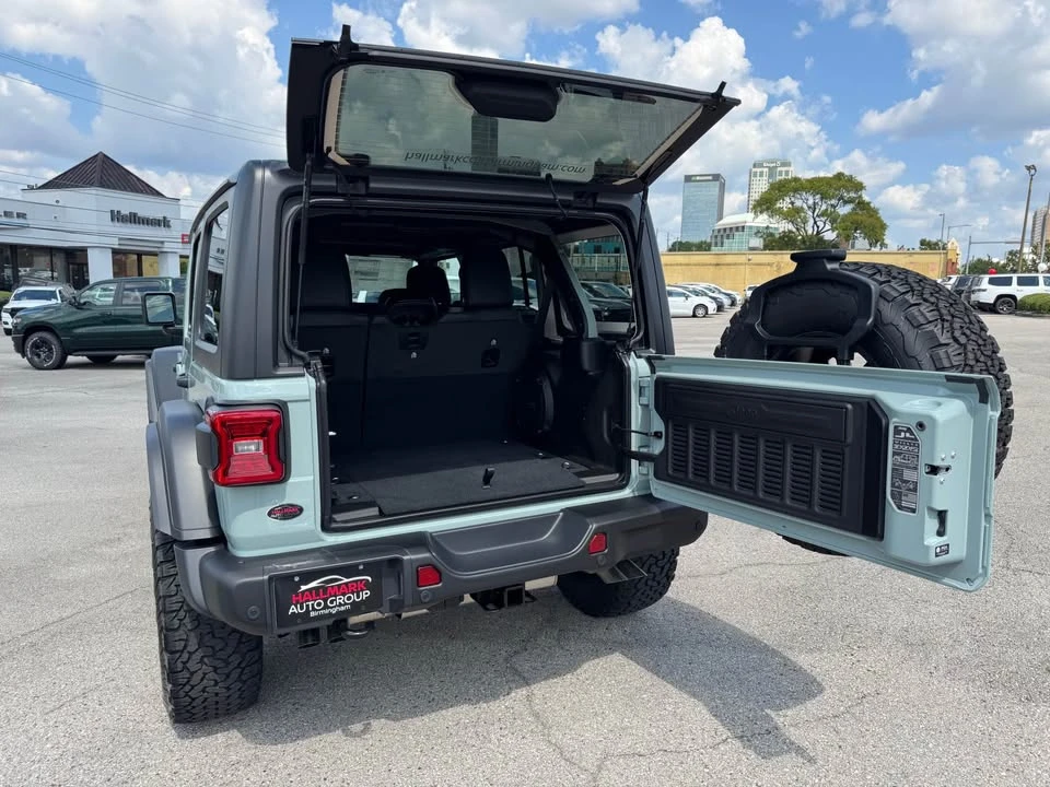 2027 Jeep JL Wrangler - Image 11 of 15