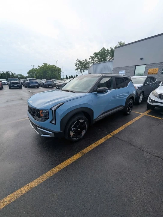 2027 Kia Seltos - Image 2 of 5