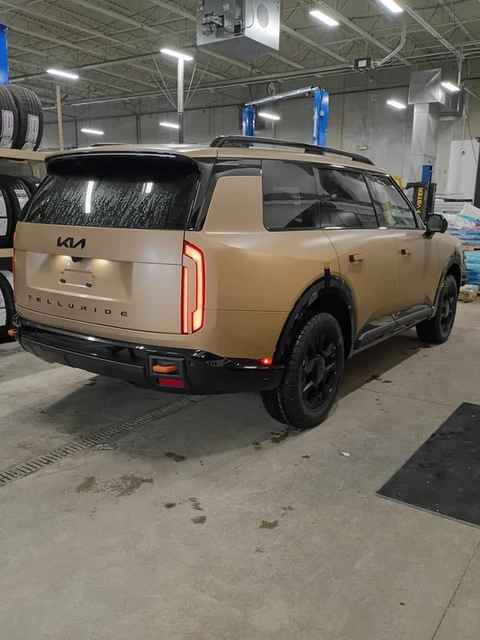 2027 Kia Telluride - Image 2 of 8