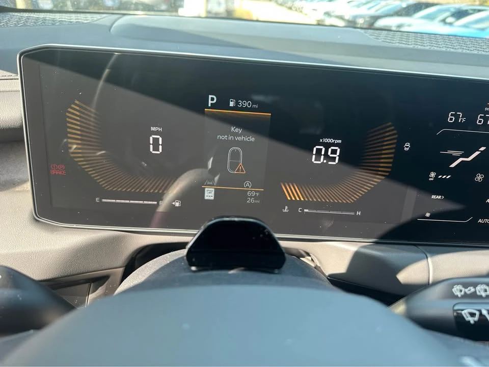 2027 Kia Telluride - Image 10 of 15