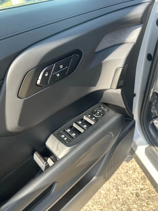 2027 Kia Telluride - Image 8 of 15