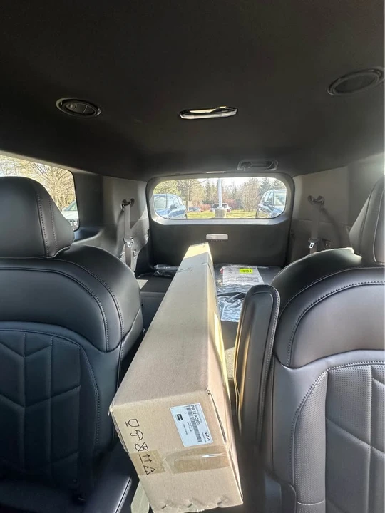 2027 Kia Telluride - Image 14 of 15