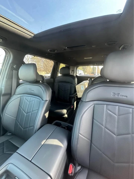 2027 Kia Telluride - Image 12 of 15