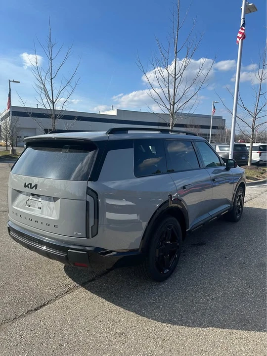 2027 Kia Telluride - Image 4 of 15