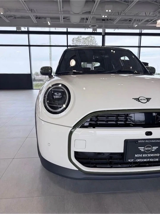 2027 Mini Mini 4th Gen - Image 2 of 7