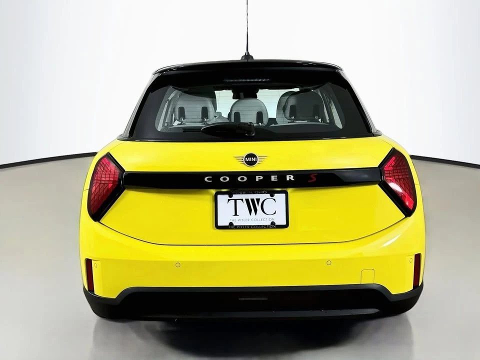 2027 Mini Mini 4th Gen - Image 6 of 20