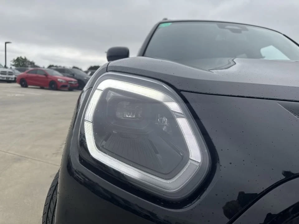 2027 Mini Countryman 3rd Gen - Image 2 of 8