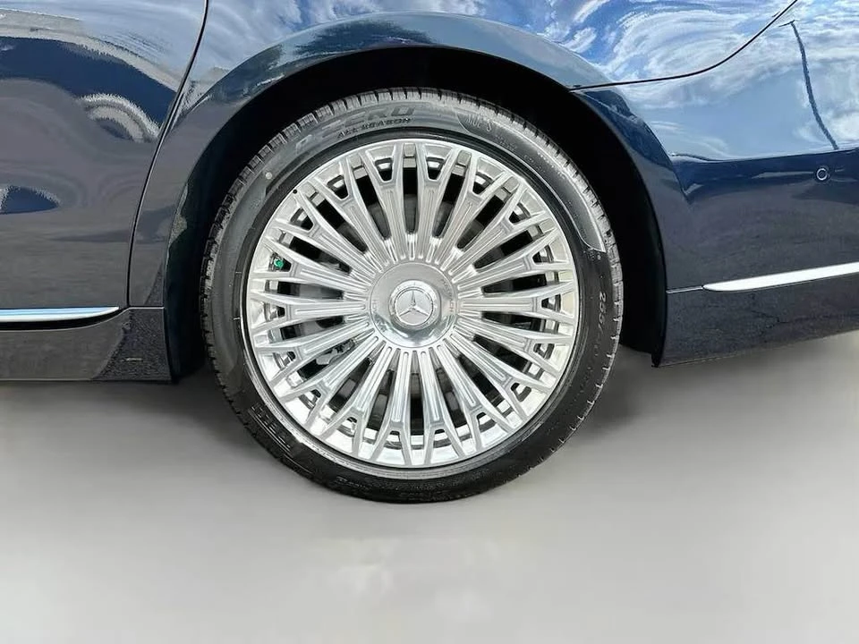 2027 Maybach - Image 16 of 18