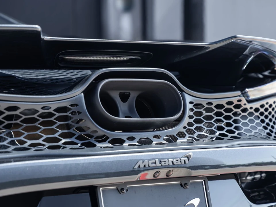2027 McLaren 750S Coupe - Image 14 of 31