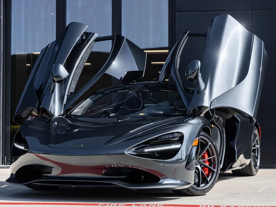 2027 McLaren 750S Coupe - Image 2 of 31